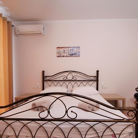 Vironas Hotel Himare Exterior foto