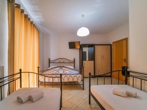 Vironas Hotel Himare Exterior foto