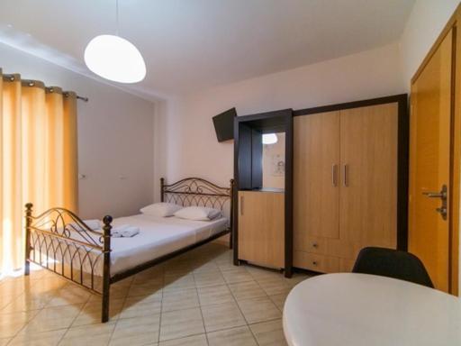 Vironas Hotel Himare Exterior foto